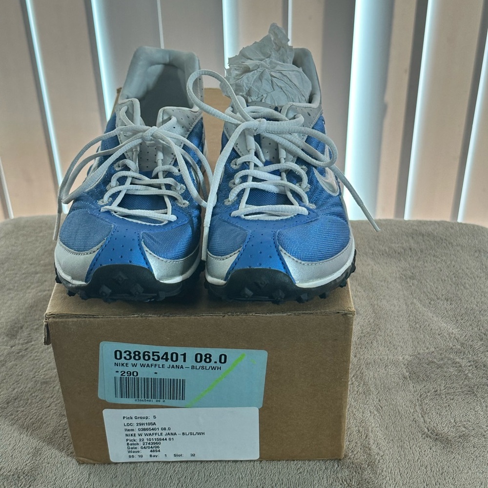 Women’s sneakers
